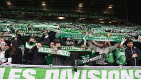 Les supporters de Saint-Etienne face à Lyon le 20 avril 2025 à Geoffroy-Guichard