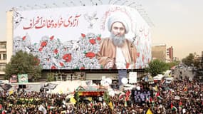 Des Iraniens réunis pour les funérailles du chef du Hamas, Ismaïl Haniyeh, le 1er août à Téhéran