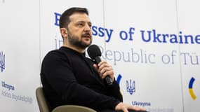 Le président ukrainien Volodymyr Zelensky à l'ambassade ukrainienne à Ankara en Turquie le 18 février 2025