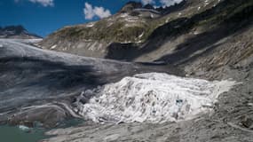 Le glacier du Rhône, victime du réchauffement climatique. 