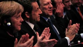 Angela Merkel et Nicolas Sarkozy réunis à Marseille au congrès du Parti populaire européen. La chancelière allemande et le président français ont tour à tous mis la pression sur leurs partenaires européens jeudi, avant l'ouverture du sommet à 27 où seront
