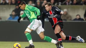 Payet face à Armand lors de PSG-ASSE en 2009