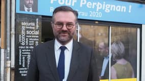 Le député Romain Grau (LREM) devant son QG de campagne, le 27 janvier 2020 à Perpignan