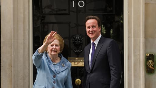 Margaret Thatcher, ici en compagnie de David Cameron, a occupé pendant onze ans le poste de Premier ministre britannique, un record