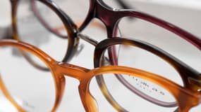 Depuis le 1er janvier 2020, chaque opticien doit présenter dans son point de vente au moins 17 modèles de montures en 2 coloris différents pour adultes et 10 montures différentes pour enfants en 2 coloris également. 