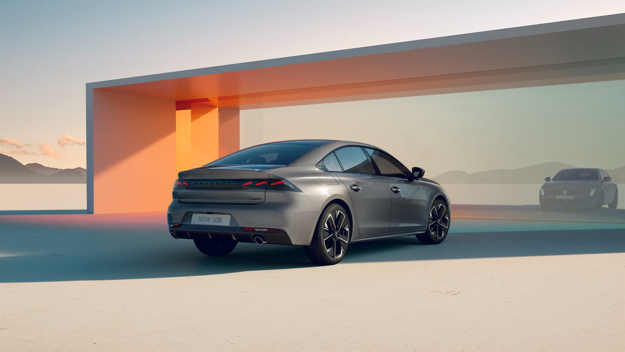 Peugeot a revu les feux avant et arrière notamment sur cette 508 restylée. Peugeot a revu les feux avant et arrière notamment sur cette 508 restylée.