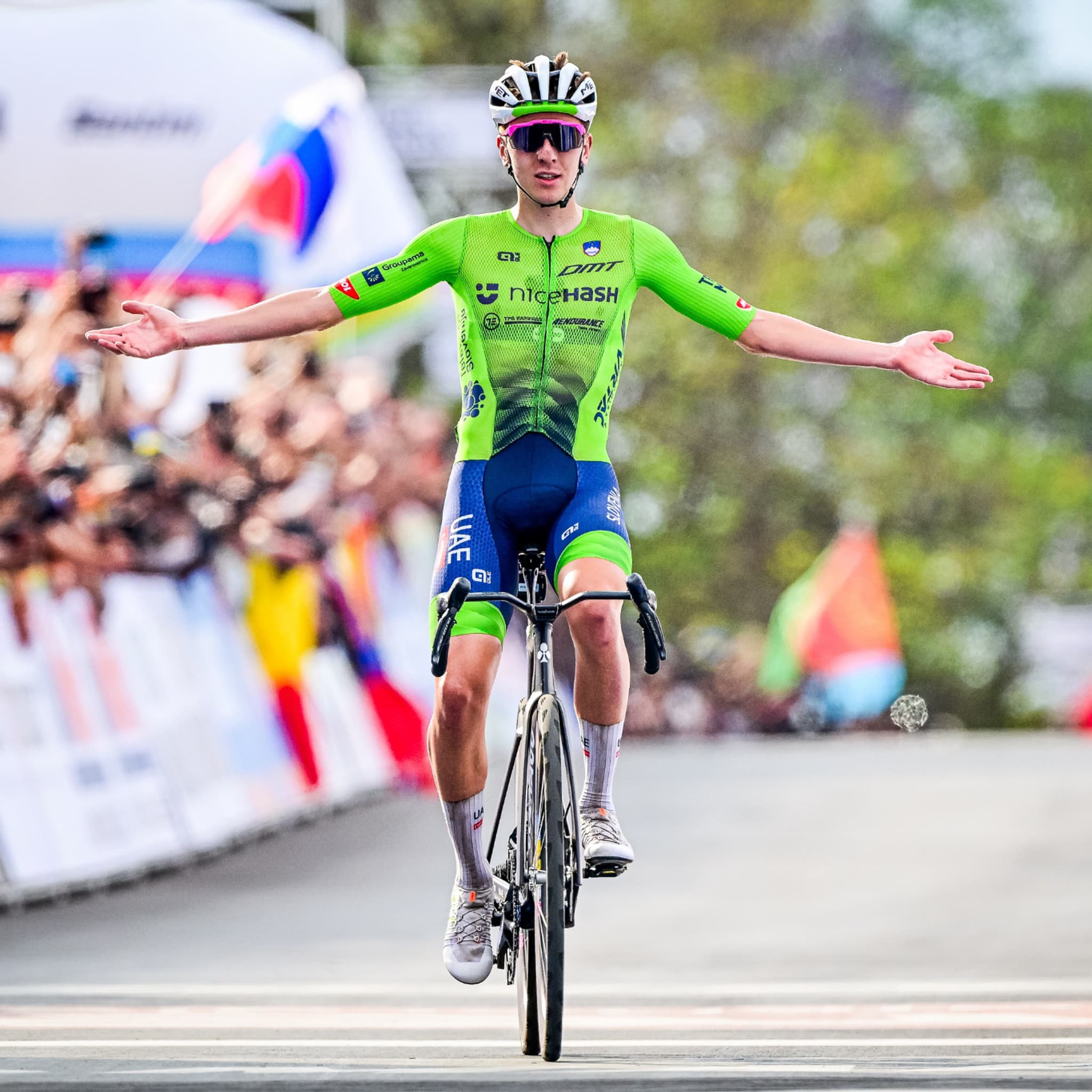 Championnats du monde de cyclisme 2025: le numéro incroyable de Pogacar,  qui conserve son titre sur le terrible circuit de Kigali