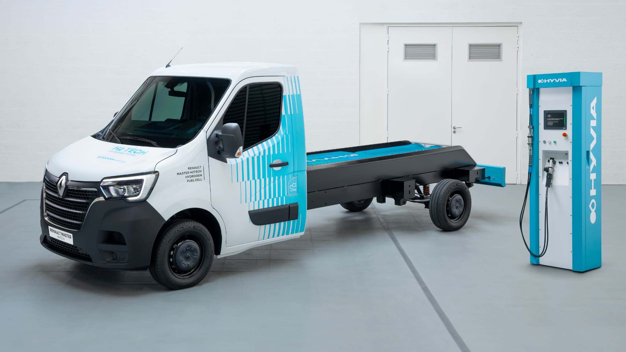 Ce Master Châssis Cab H2-TECH propose près de 250 km d'autonomie.