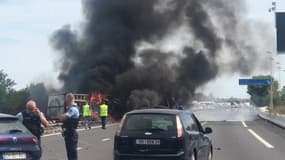  Un camion prend feu sur l'A9, près de Montpellier, et perturbe gravement la circulation 