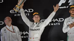 A Abou Dhabi, Nico Rosberg savoure son premier titre de champion du monde.