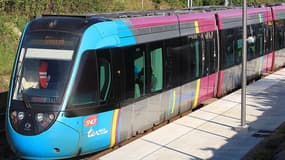 La gare de Nantes est reliée à celle de Clisson en tram-train Citadis Dualis plutôt qu'en TER classique.