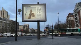 Les panneaux publicitaires de 8m2 vont être remplacés par des plus petits.