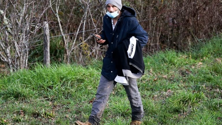 Cédric Jubillar participe le 23 décembre 2020 à Cagnac-les-Mines, près d'Albi, aux recherches pour retrouver sa épouse disparue Cédric Jubillar participe le 23 décembre 2020 à Cagnac-les-Mines, près d'Albi, aux recherches pour retrouver sa épouse disparue