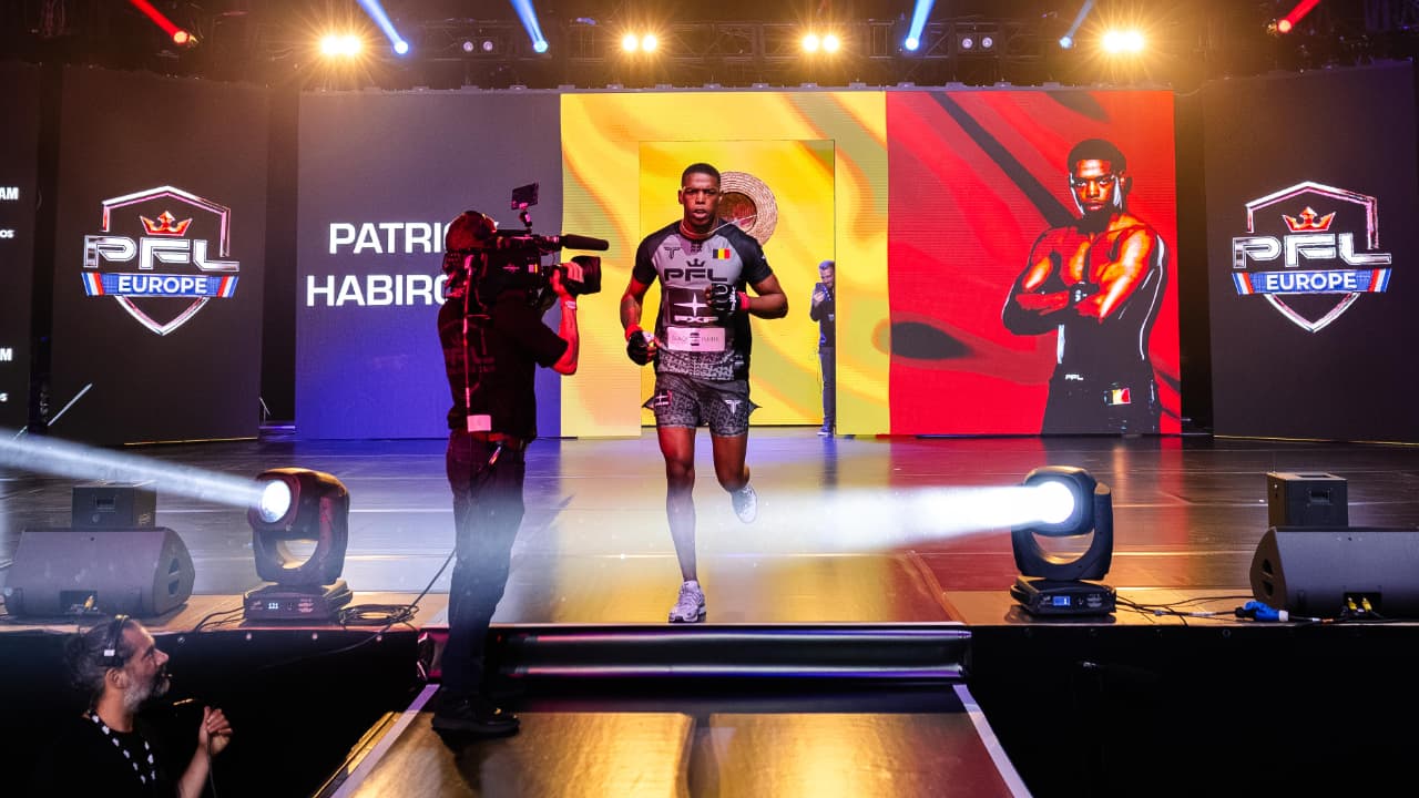 https://images.bfmtv.com/p2E-sP44sOCnK_EgyCqqmYjTj1Y=/343x497:1623x1217/images/Patrick-Habirora-lors-du-PFL-a-Bruxelles-en-juillet-2025-2189892.jpg