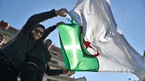 Plusieurs dizaines de milliers de personnes ont manifesté en Algérie