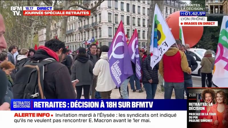 À Lyon, plusieurs centaines de personnes manifestent en attendant la décision finale du Conseil constitutionnel