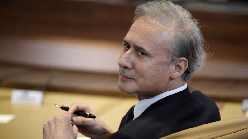Le maire de Dravil, Georges Tron, le 2 avril.