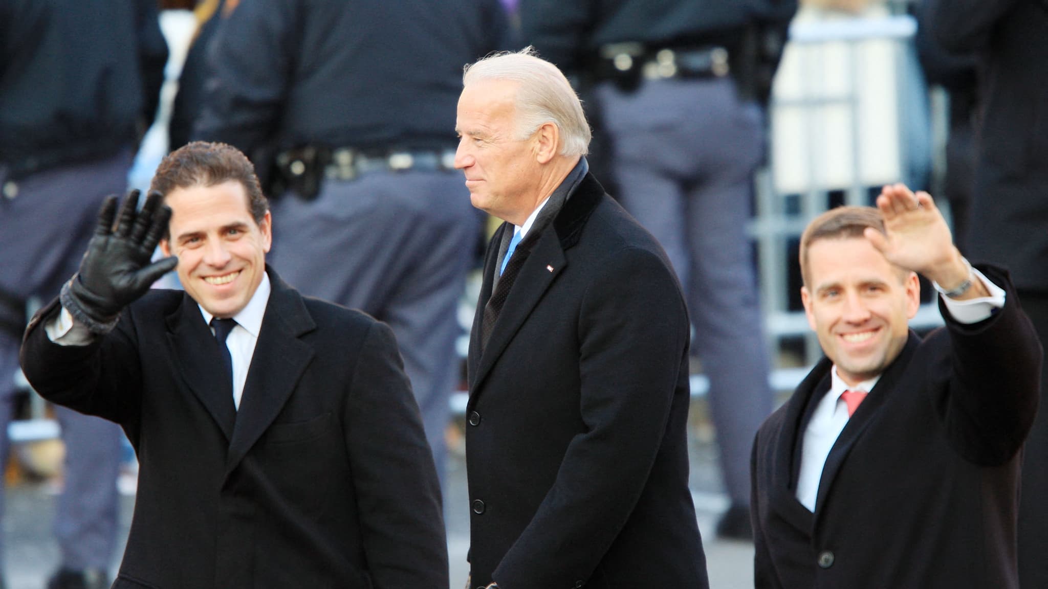 Joe Biden avec ses fils Hunter (à gauche) et Beau (à droite), à Washington en 2009.