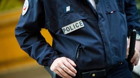 Dans les Alpes-Maritimes, de faux policiers de la brigade des fraudes soutirent les coordonnées bancaires de leurs victimes. (Photo d'illustration)