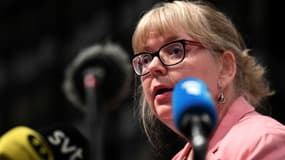 La procureure adjointe Eva-Marie Persson annonce la réouverture de l'enquête pour viol en Suède contre Julian Assange lors d'une conférence de presse, à Stockholm le 13 mai 2019