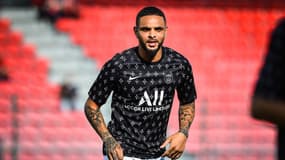 Layvin Kurzawa à un échauffement du PSG en 2021