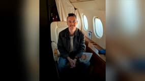 Olivier Grondeau dans l'avion pour la France, le 20 mars 2025