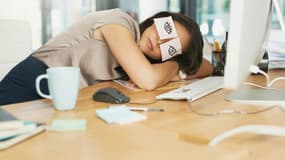 En vacances, sur la route ou même au bureau, la sieste est une pratique aux vertus multiples.