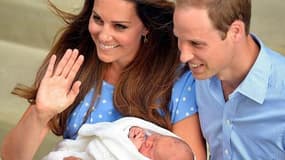 Le prince William et la princesse Kate, après la naissance de leur enfant George.