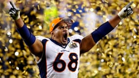 Ryan Harris heureux de la victoire de ses Denver Broncos lors du 50e Super Bowl en 2015