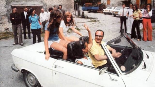 Jacques Chirac au volant d'une 304 Cabriolet dans les années 70
