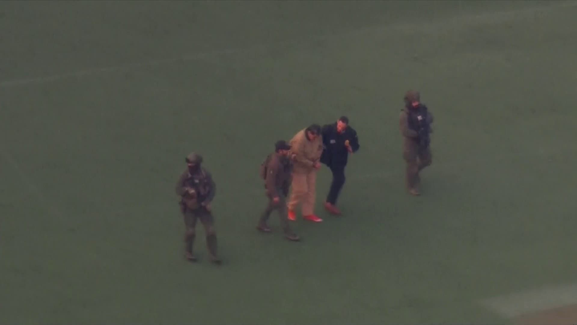 L'ex-président vénézuélien Nicolas Maduro escorté en direction du tribunal de New York, le 5 janvier 2025