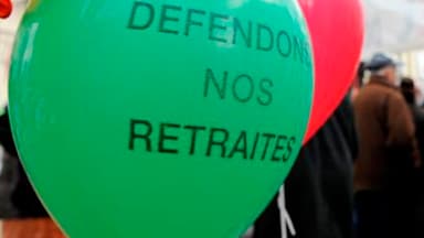 Les syndicats espèrent que La journée de mobilisation du 24 juin sera l'occasion de prouver au gouvernement que sa réforme des retraites sera combattue à la rentrée durant le débat parlementaire. /Photo d'archives/REUTERS/Gonzalo Fuentes