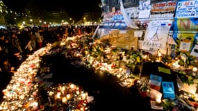 Hommage aux victimes des attentats du 13-Novembre à Paris, le 15 novembre 2015.