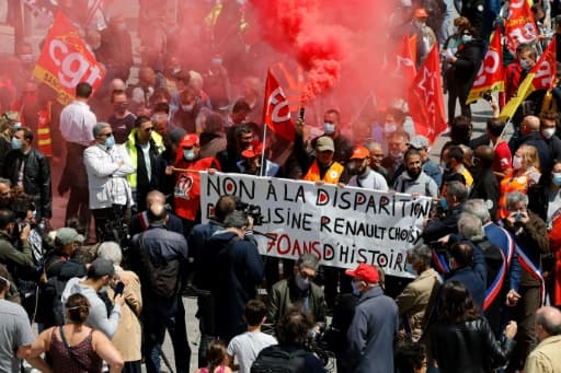 Manifestation pour sauver l'usine Renault promise à la fermeture, le 6 juin 2020 à Choisy-le-Roi (Val-de-Marne) Manifestation pour sauver l'usine Renault promise à la fermeture, le 6 juin 2020 à Choisy-le-Roi (Val-de-Marne)
