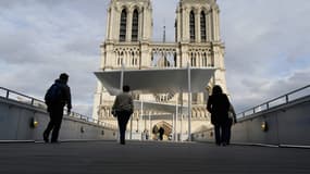 Ce mardi à Paris, un homme âgé de 50 à 60 ans, s'est donné la mort devant l'autel de Notre-Dame peu après 16h.