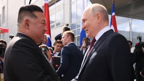 Vladimir Poutine et Kim Jong Un lors de leur rencontre au cosmodrome de Vostochny, dans l'Est de la Russie, le 13 septembre 2023.