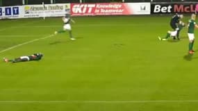 Le gardien de l'équipe nord-irlandaise de Glentoran a été exclu le 16 octobre 2021 après avoir frappé un de ses équipiers.