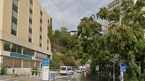 L'entrée de la faculté de médecine de l'université Côte d'Azur.