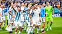Les Argentins célèbrent leur qualification en finale de la Coupe du monde 2022
