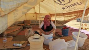 Dans le camp de réfugiés syriens d'Al Zaatri, à Mafrak, en Jordanie. De plus en plus de Syriens fuient leur pays selon des agences humanitaires des Nations unies, alors que le conflit qui oppose les forces gouvernementales aux insurgés depuis près de 18 m
