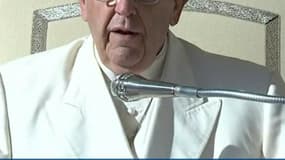 "La messe n'est pas un spectacle", le Pape François ne veut plus des téléphones