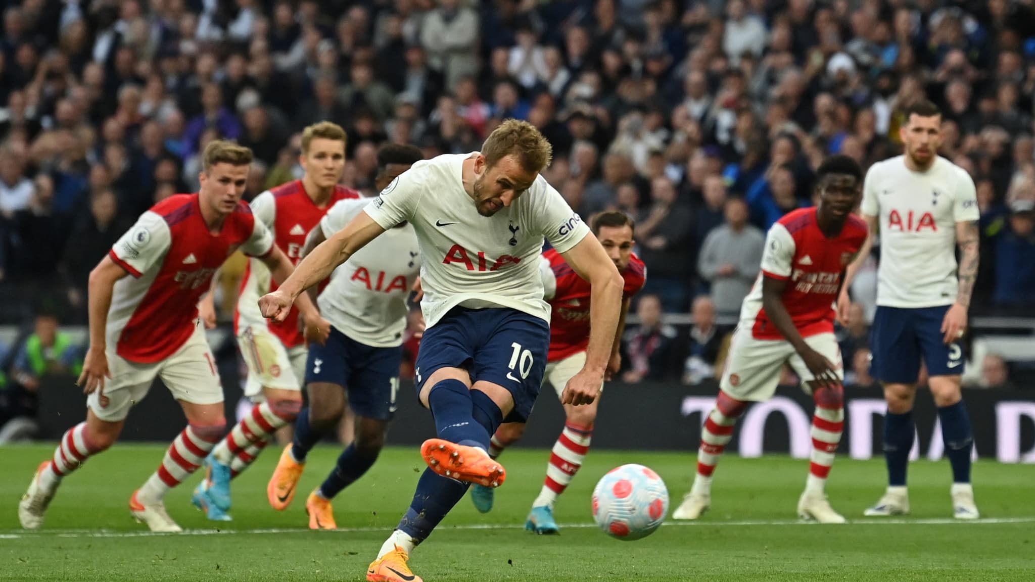 Tottenham elusive, the race for the top four has been revived