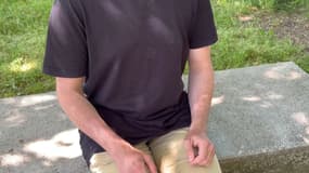 Un homme transgenre le jeudi 15 mai 2025 dans le Bas-Rhin, quelques jours après avoir obtenu gain de cause auprès de la justice pour la prise en charge par la CPAM de sa mastectomie.