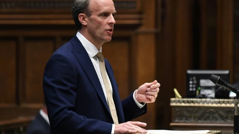 Le ministre britannique des Affaires étrangères Dominic Raab devant le Parlement, le 1er juillet 2020 à Londres