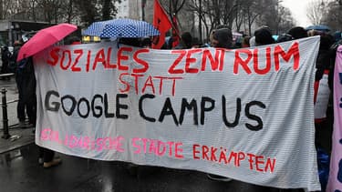 A Berlin, l'arrivée d'un Google Campus ne fait pas que des heureux. Chaque vendredi à 18 heures, les opposants manifestent pour réclamer l'abandon du projet.