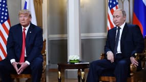 Donald Trump et Vladimir Poutine lors du premier jour de leur sommet à Helsinki le 16 juillet 2018