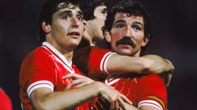 Michael Robinson (à gauche) et Alan Hansen, champions d'Europe avec Liverpool en 1984.