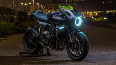 Honda présente un concept de moto, qui dispose d'une hélice au centre du phare.