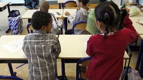 Plus de sept Français sur 10 (72%) sont favorables à un retour de la semaine de quatre jours et demi d'école voulue par le ministre de l'Education Vincent Peillon, selon un sondage Harris Interactive pour le SNUIPP, principal syndicat des professeurs des
