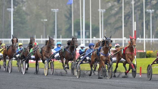 In the Money remporte le Critérium des Jeunes ce dimanche 21 février à Vincennes.